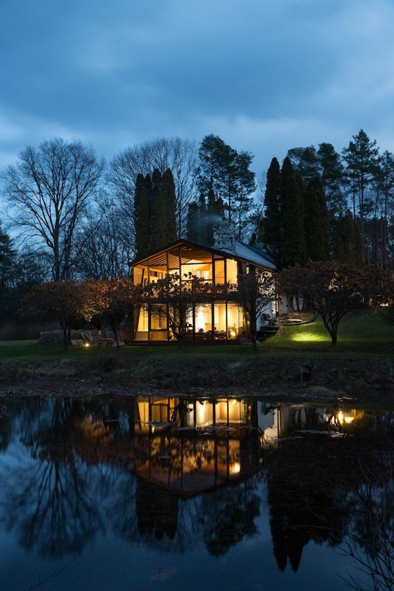 7 Hudson Valley Farmhouses With That Local-Approved Charm - Decor Hint Woodstock's Artist Retreat