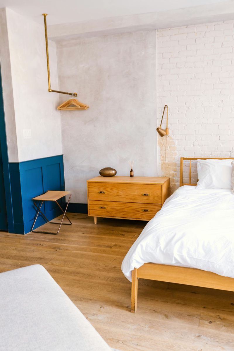 Honey Oak: From Dated Nightmare To Designer's Delight