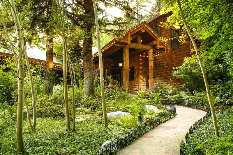 Utah Breakfast Spots That Bring Warmth To A Mountain Morning - Decor Hint Log Haven in Millcreek Canyon