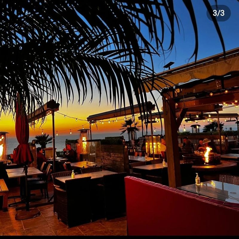 Burgers By The Beach In 12 Oceanfront Joints Along California's PCH - Decor Hint Good Stuff