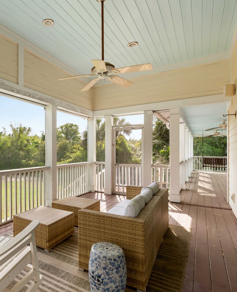 8 Charleston Porches That Steal The Show From The Living Rooms - Decor Hint The Waterfront Wonder