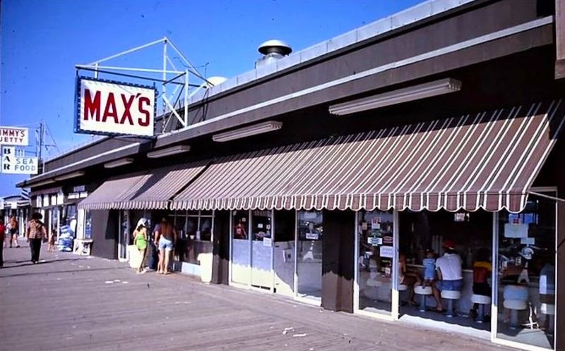 8 New Jersey Hot Dog Stands Serving Flavor Straight From The Past - Decor Hint Max's Bar & Grill