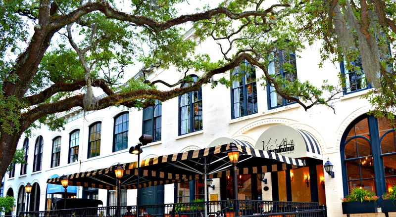 10 Outdoor Spots In Savannah That Could Make Boil Nights Feel Summery - Decor Hint Vic's on the River Outdoor Deck Savannah, Georgia