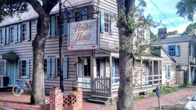 10 Savannah Eateries That Could Capture The Spirit Of Summer With Boils - Decor Hint The Pirate's House – Seafood With A Side Of History
