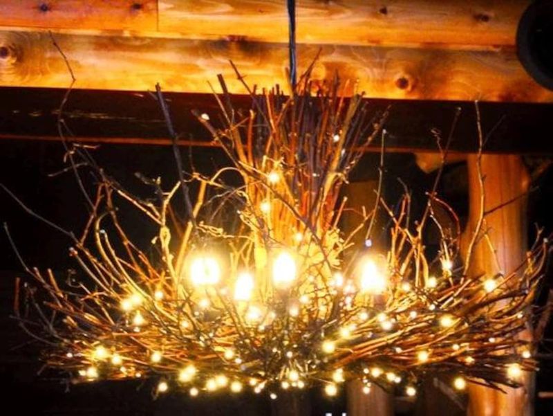15 Key Reasons California's Luxury Cabin Style Is Taking Over The U.S. - Decor Hint Dramatic Lighting That Transforms