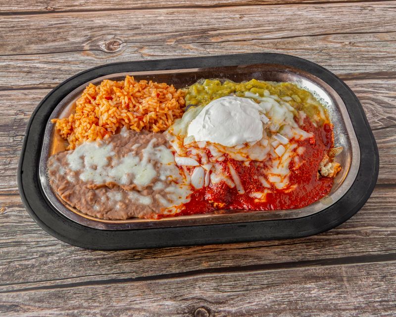 13 Must-Try Chile Spots In New Mexico That Locals Swear By - Decor Hint Tomasita's – Chile by the Railyard