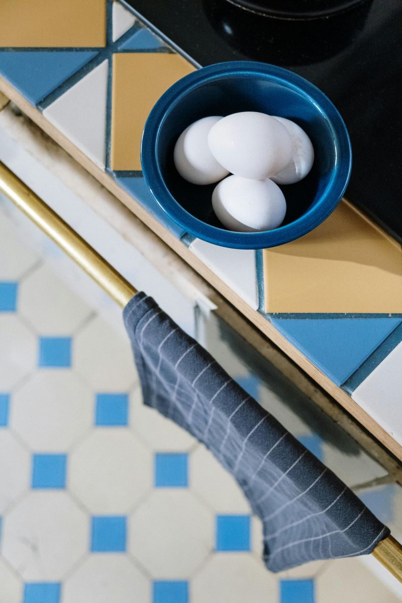 8 Ways That Might Refresh Dated Kitchen Countertops Without Full Replacement - Decor Hint Decorative Edge Trims And Accents
