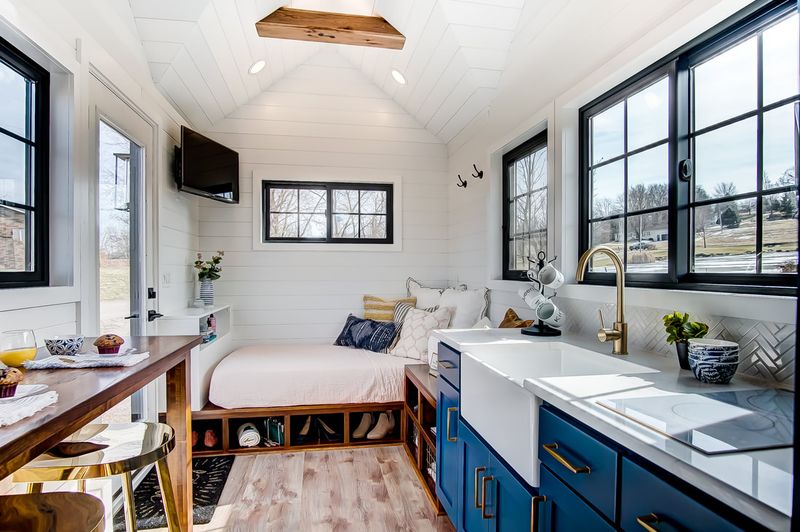 10 Tiny Homes Across The USA That Redefine Modern Living - Decor Hint Modern Tiny Living's Outer Banks Beach Beauties