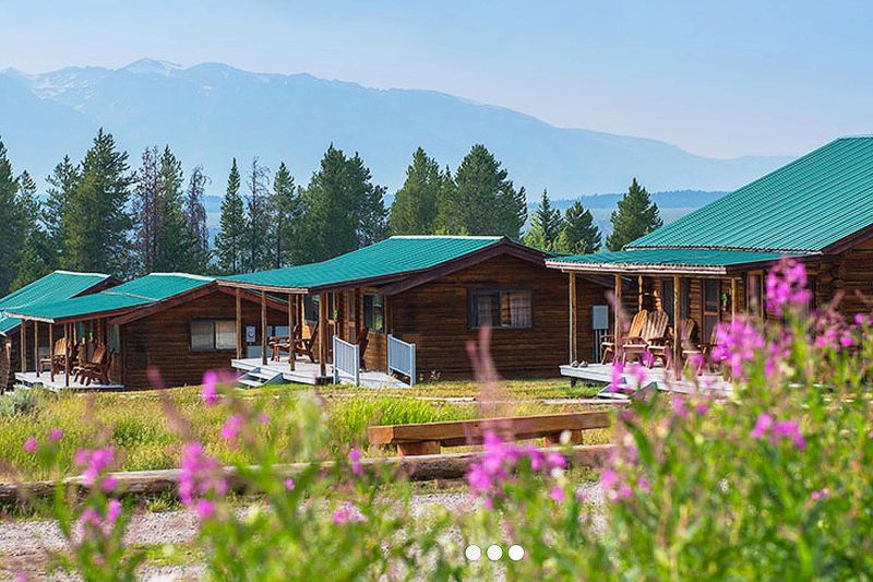 10 Wyoming Rustic Cabins With Views To Match Their Charm - Decor Hint Triangle X Ranch - Snake River Solitude