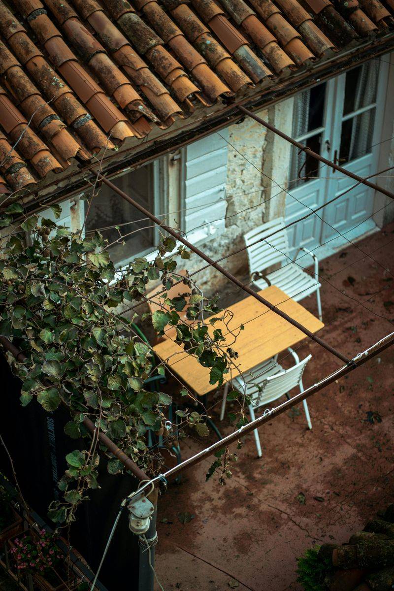 6 Smart Upcycling Tips That Could Give Your Backyard A Fresh Look - Decor Hint Create a Table From a Repurposed Door