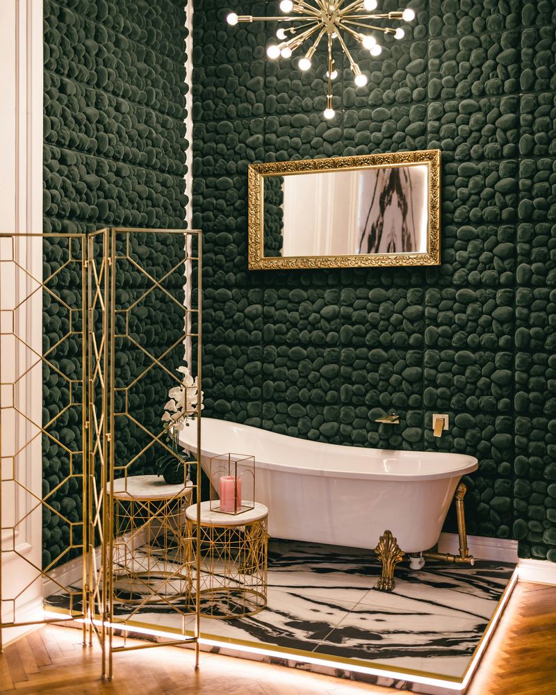 Clawfoot Tubs And Vintage Fixtures
