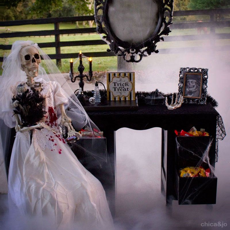 Skeleton Bride And Groom Scene