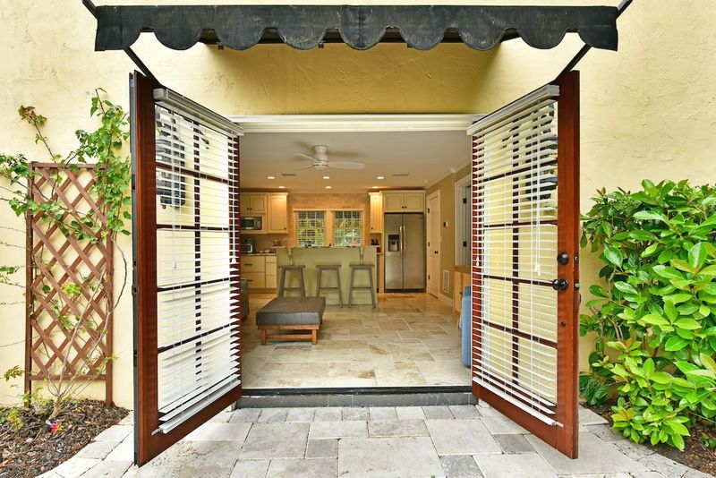 10 Florida Guest Houses That Feel Like Vacation Every Day - Decor Hint 1926 Spanish Carriage House – Orlando's Historic Hideaway