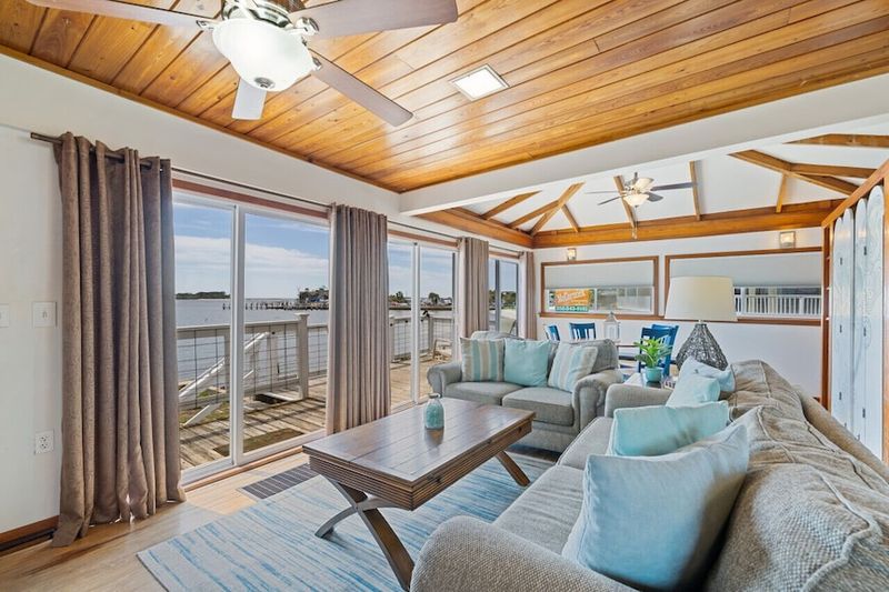Waterfront Stilt Cottage – Cedar Key