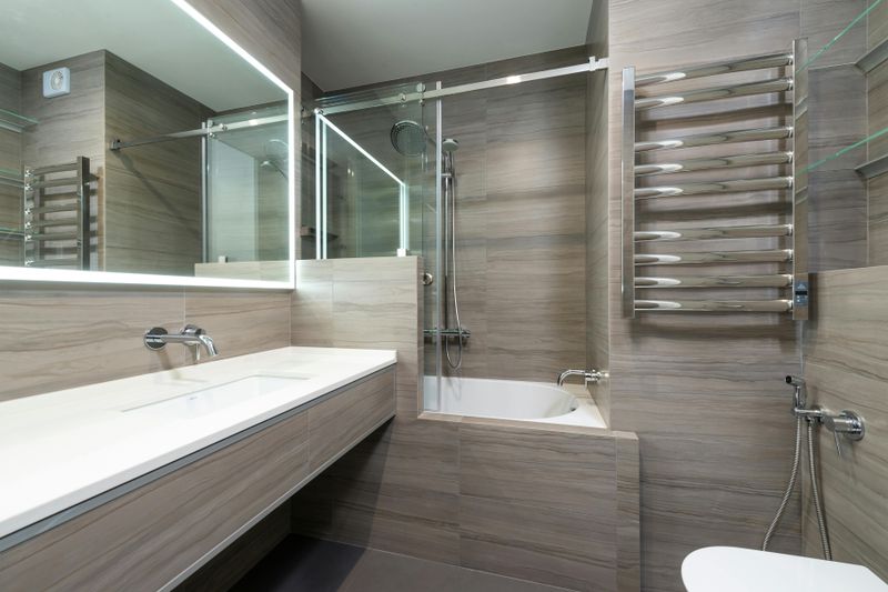 Vanity Wall Maximizer
