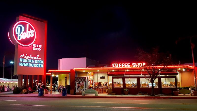 16 California Drive-Ins Where Classic Carhop Charm Still Thrives - Decor Hint Bob's Big Boy – Burbank