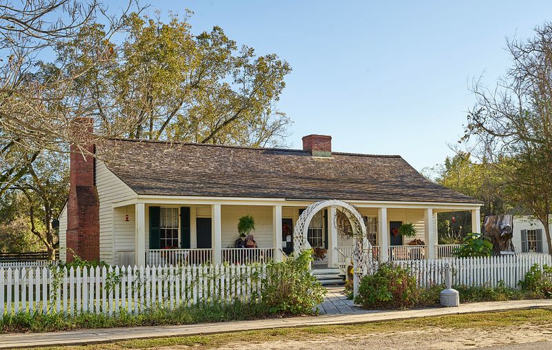 8 Historic Arkansas Squares With Diners You'd Never Expect - Decor Hint Step Back In Time At Washington Square