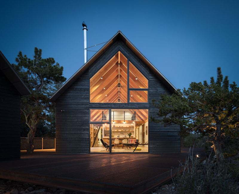 Contemporary Cabin In Colorado