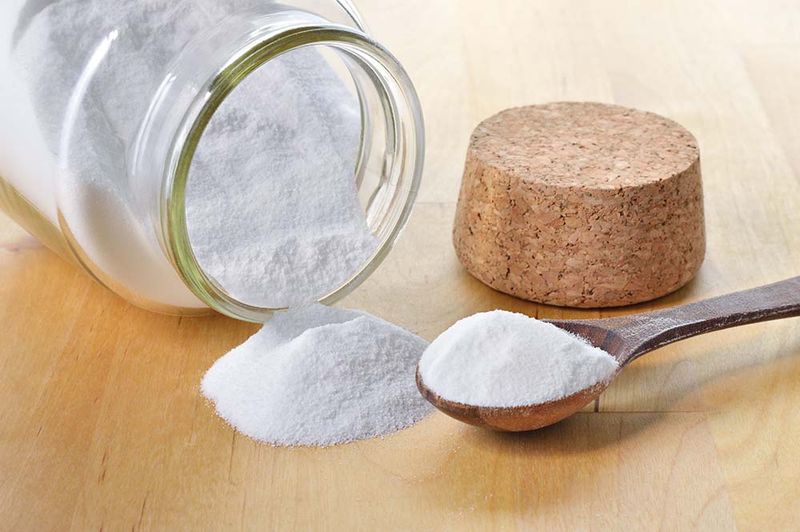 Dry Out the Air With Rock Salt Or Silica Packs