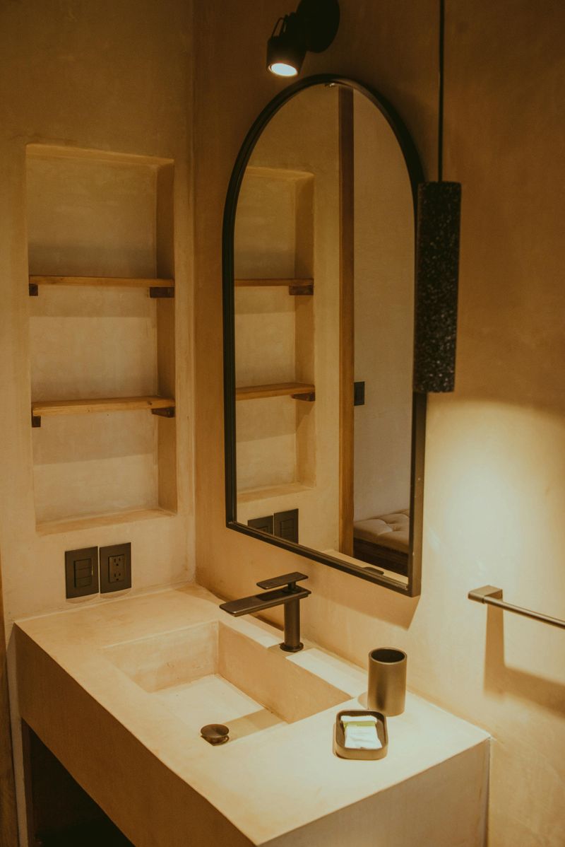 Small Bathroom Designs That Might Create A Roomier Feeling - Decor Hint Add Recessed Lighting