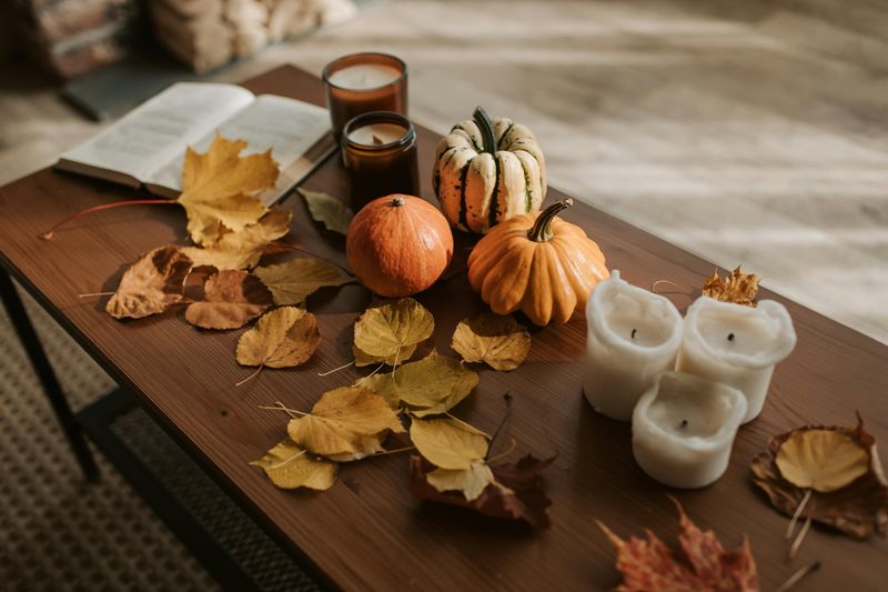 Mini Pumpkins & Gourds In Tablescapes