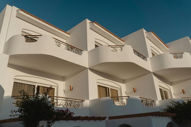 Paint Colors That May Be Less Suitable For Exteriors - Decor Hint Pure Brilliant White