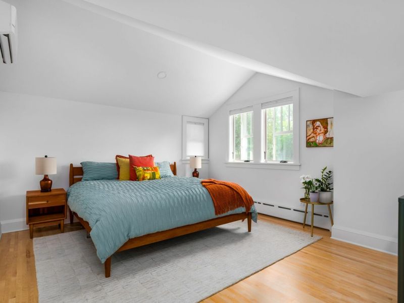 9 Minneapolis Attics Reimagined As Cozy Bedrooms - Decor Hint Eco-Friendly Oasis in Longfellow
