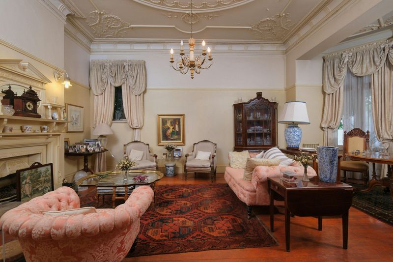 Presence Of Crown Molding