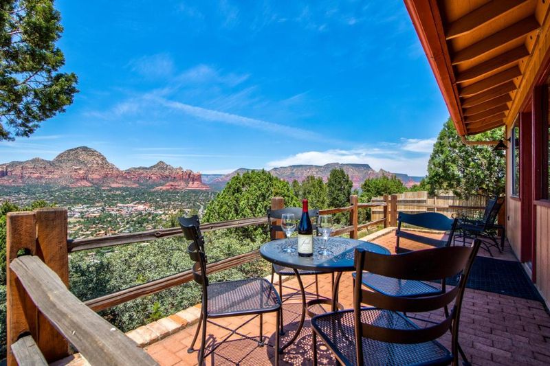 8 Sedona Retreats Where The Red Rocks Influence Every Detail - Decor Hint Sky Ranch Lodge: Perched On The Edge Of Magic