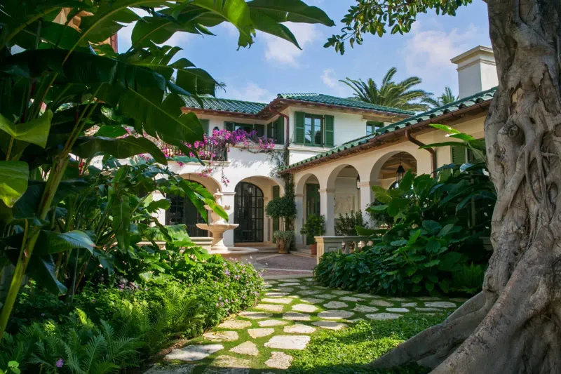 6 Dreamy Florida Villas With Mediterranean Touches That Made Headlines - Decor Hint Villa Il Cortile – Palm Beach's Renaissance Retreat