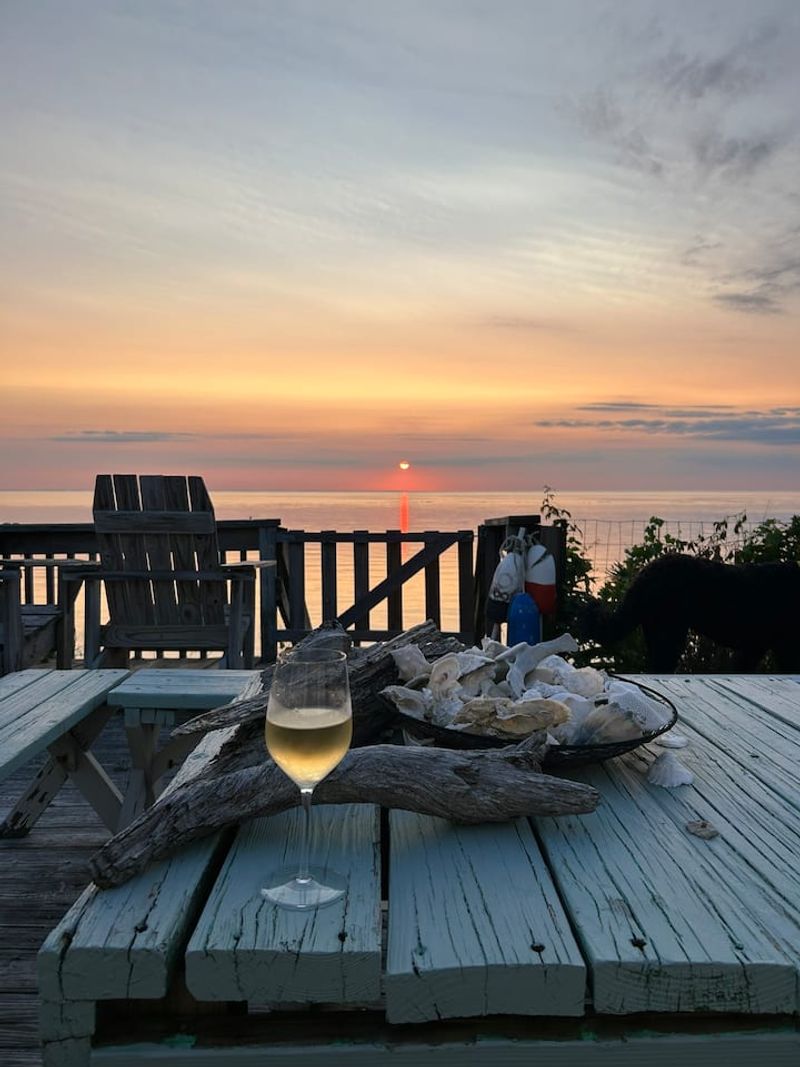 Coastal Charm At Chesapeake Bay Cottage