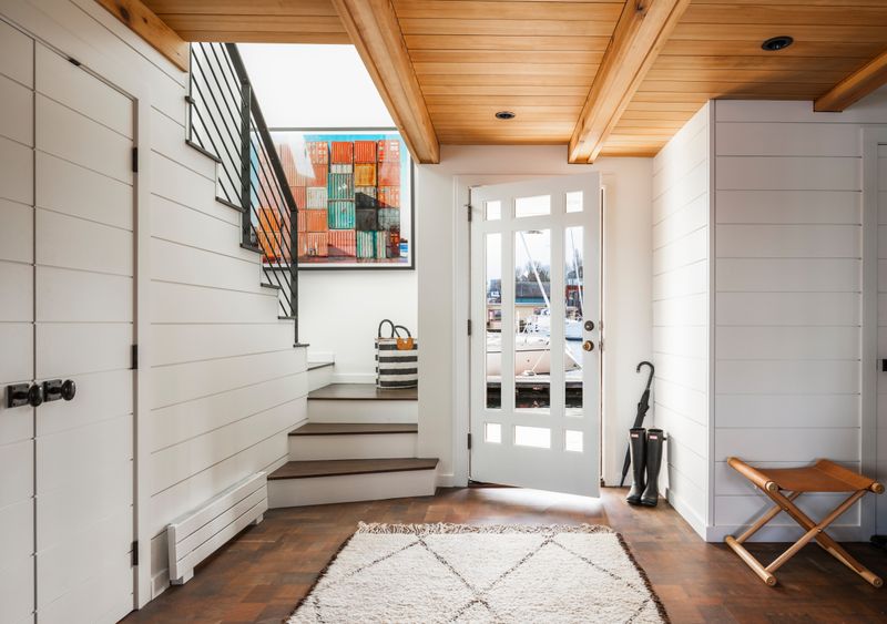 12 Chicago Entryways That Hide Clutter In Plain Sight - Decor Hint Lakefront-Inspired Boat Storage