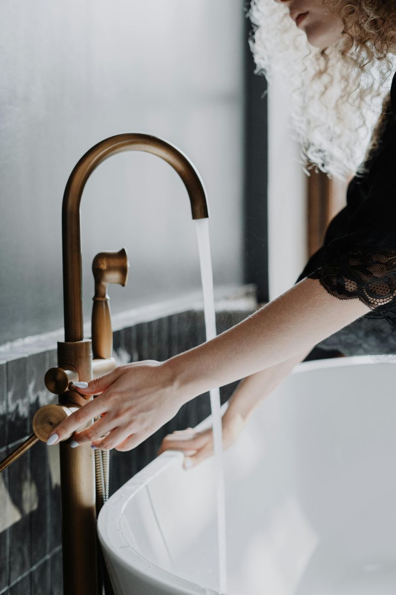 14 Ideas That Can Transform Your Bathroom, From Easy Updates To Complete Renovations - Decor Hint Vintage Elements
