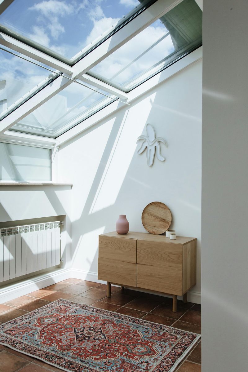 Streamlined Dresser