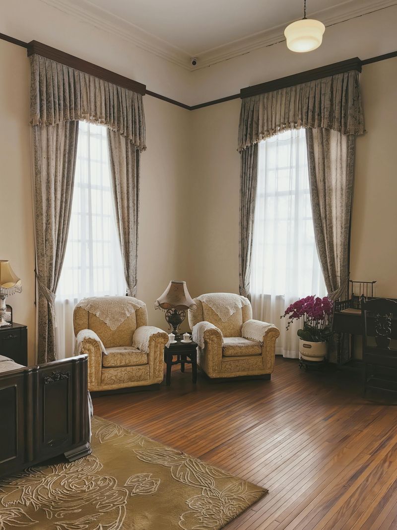 Traditional-Motif Rugs That Anchor Modern Spaces