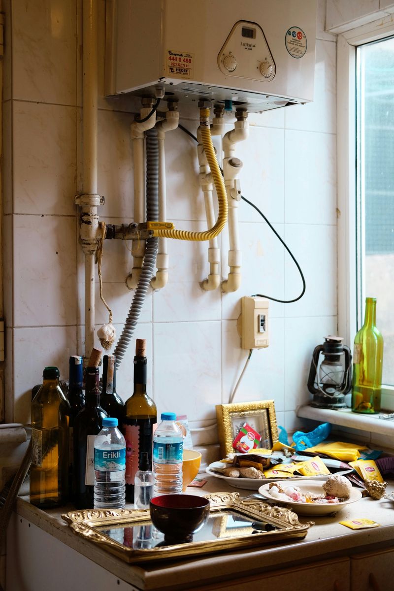 6 Small Details That Could Make Your Place Look Dirty - Decor Hint Cluttered Countertops
