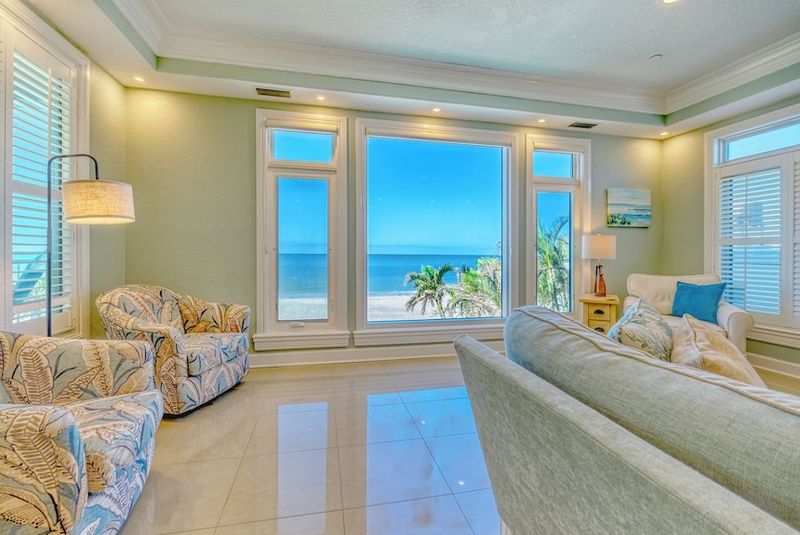 Coastal Breeze Beach House – Indian Rocks Beach