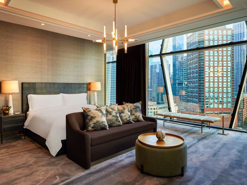 River North Loft – Sophisticated Urban Retreat