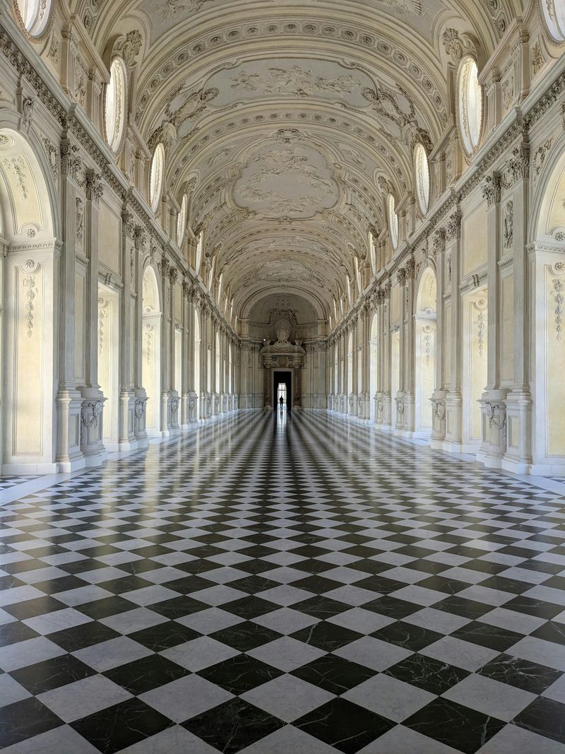 Vestibule Is An Older Entryway Design Trend That May Be Returning - Decor Hint Historical Significance Of Vestibules In Architecture