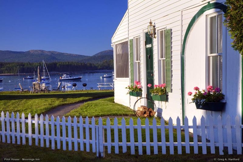 19 Historic Coastal Cottages That Define Maine's Charm - Decor Hint The Moorings Inn – Southwest Harbor's Maritime Treasure