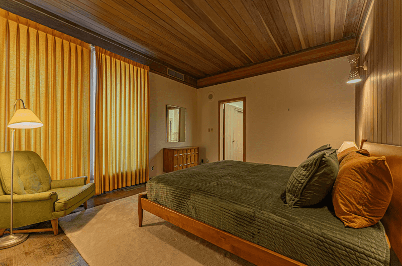 Logan Square Loft – Mid-Century Modern Masterpiece