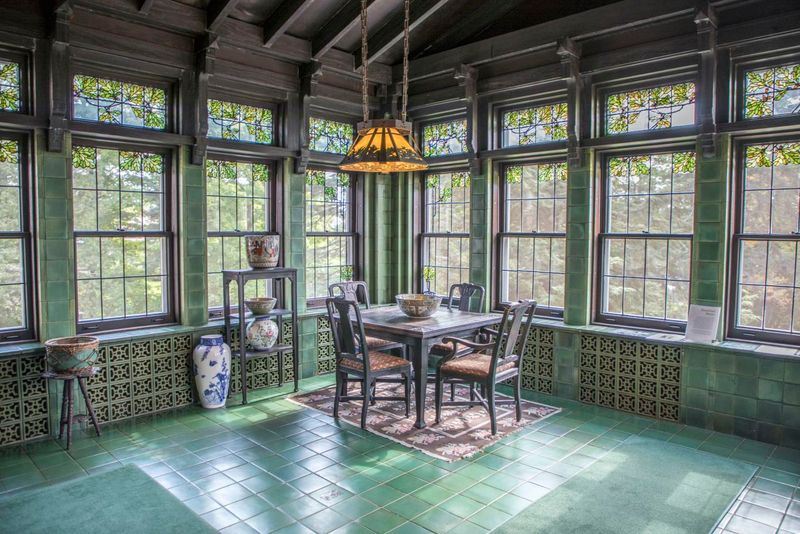 Sotterley Plantation's River-View Parlor