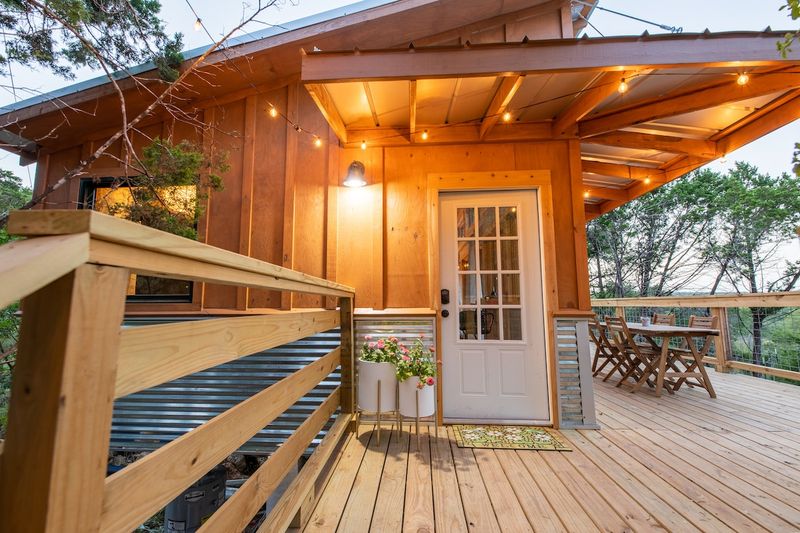 12 Texas Hill Country Homes With Rustic Elegance - Decor Hint Spicewood Lakeview Cabin