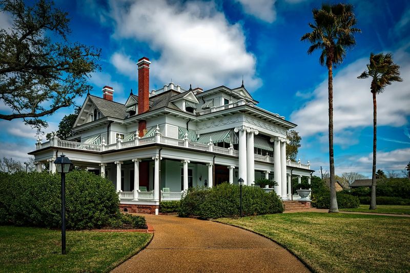 Wraparound Porches