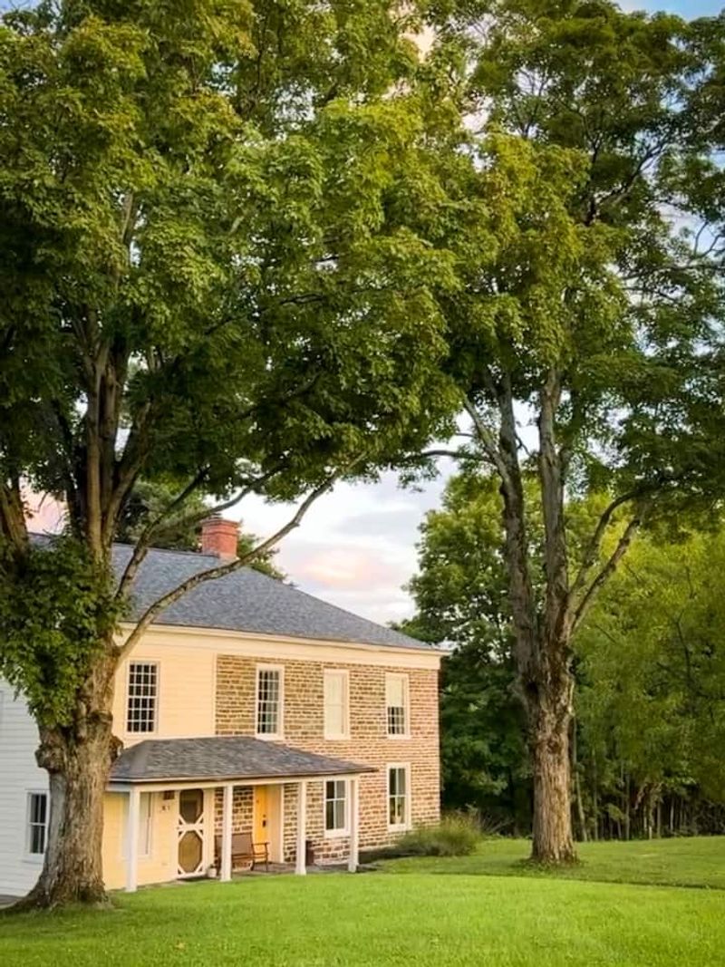 7 Hudson Valley Farmhouses With That Local-Approved Charm - Decor Hint The Saugerties Waterfront Wonder