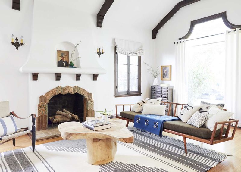 9 Seasonal Decorating Choices That Can Work Against Your Home's Style - Decor Hint Theme Overload