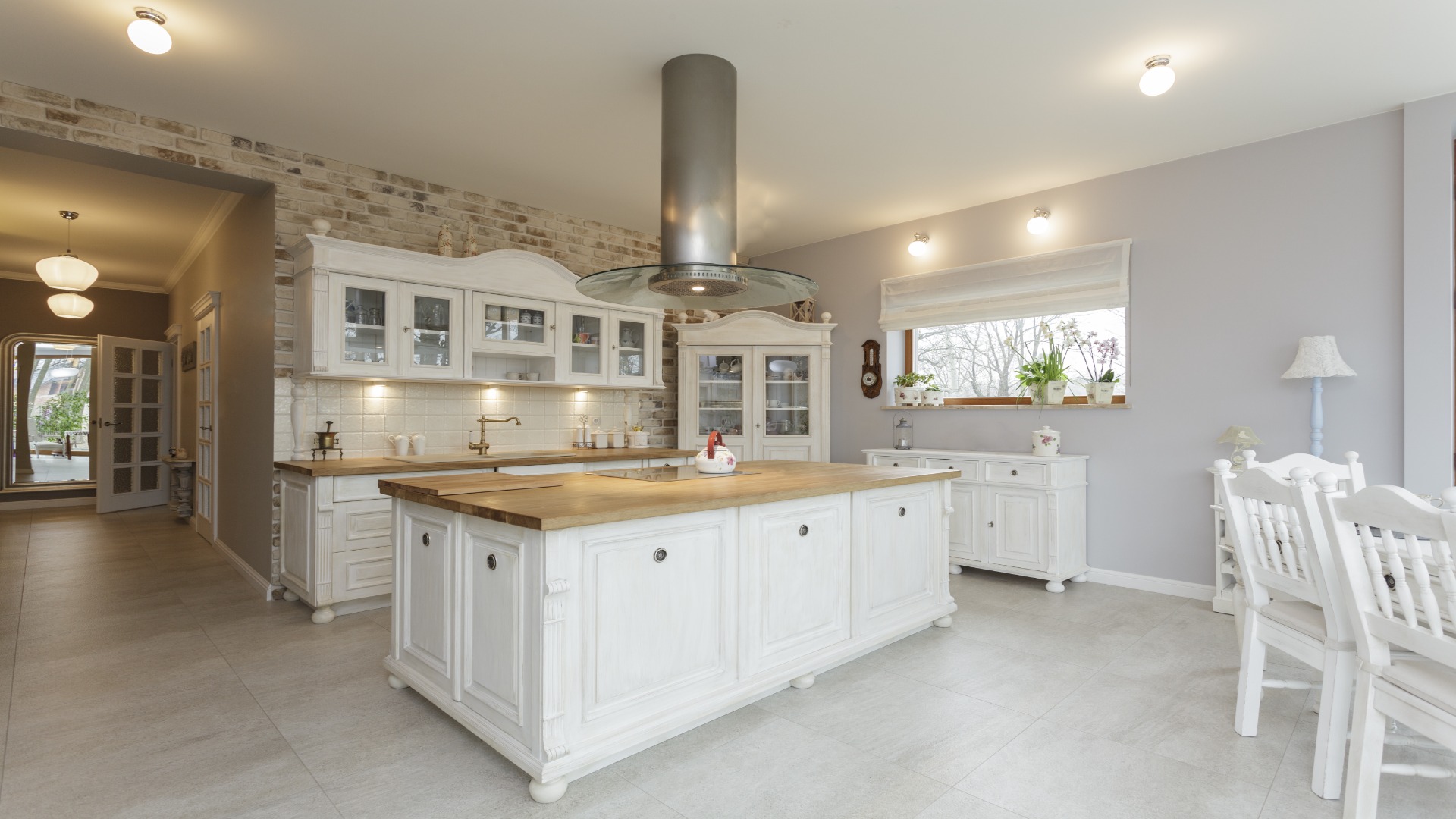 shutterstock 134654420 resized to 1920x1080 1 - Decor Hint