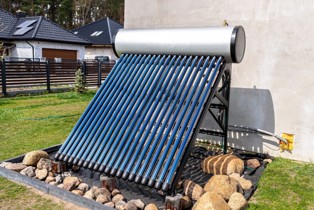 21 DIY Projects That Could Help Reduce Household Costs - Decor Hint Construct A Solar Water Heater