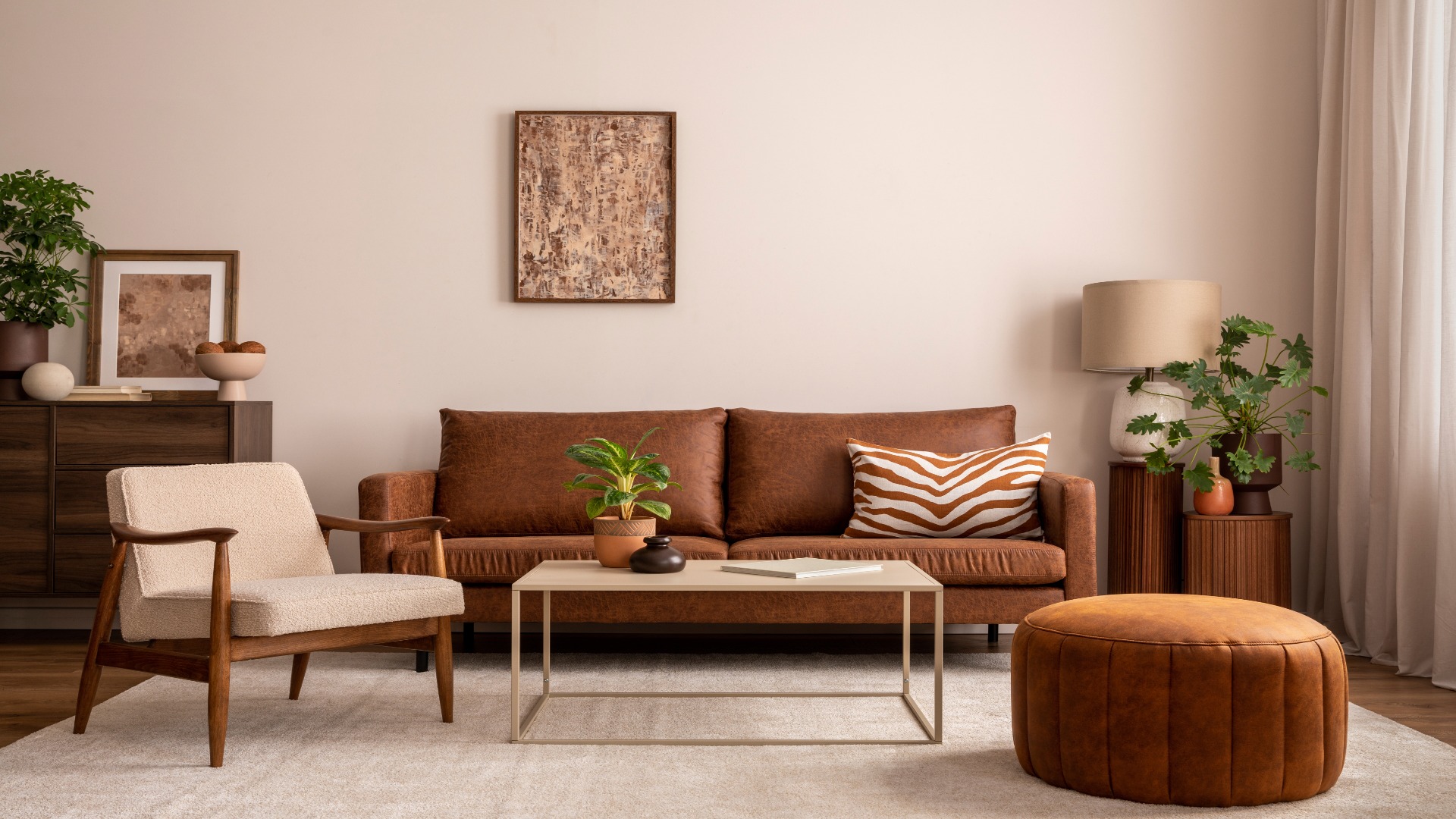 shutterstock 2202283983 resized to 1920x1080 1 - Decor Hint