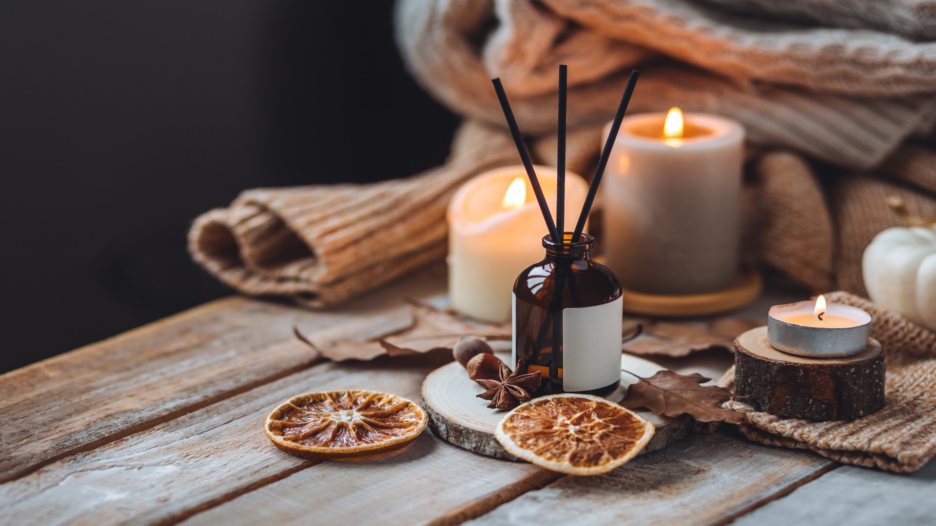 shutterstock 2472183525 resized to 1920x1080 1 - Decor Hint
